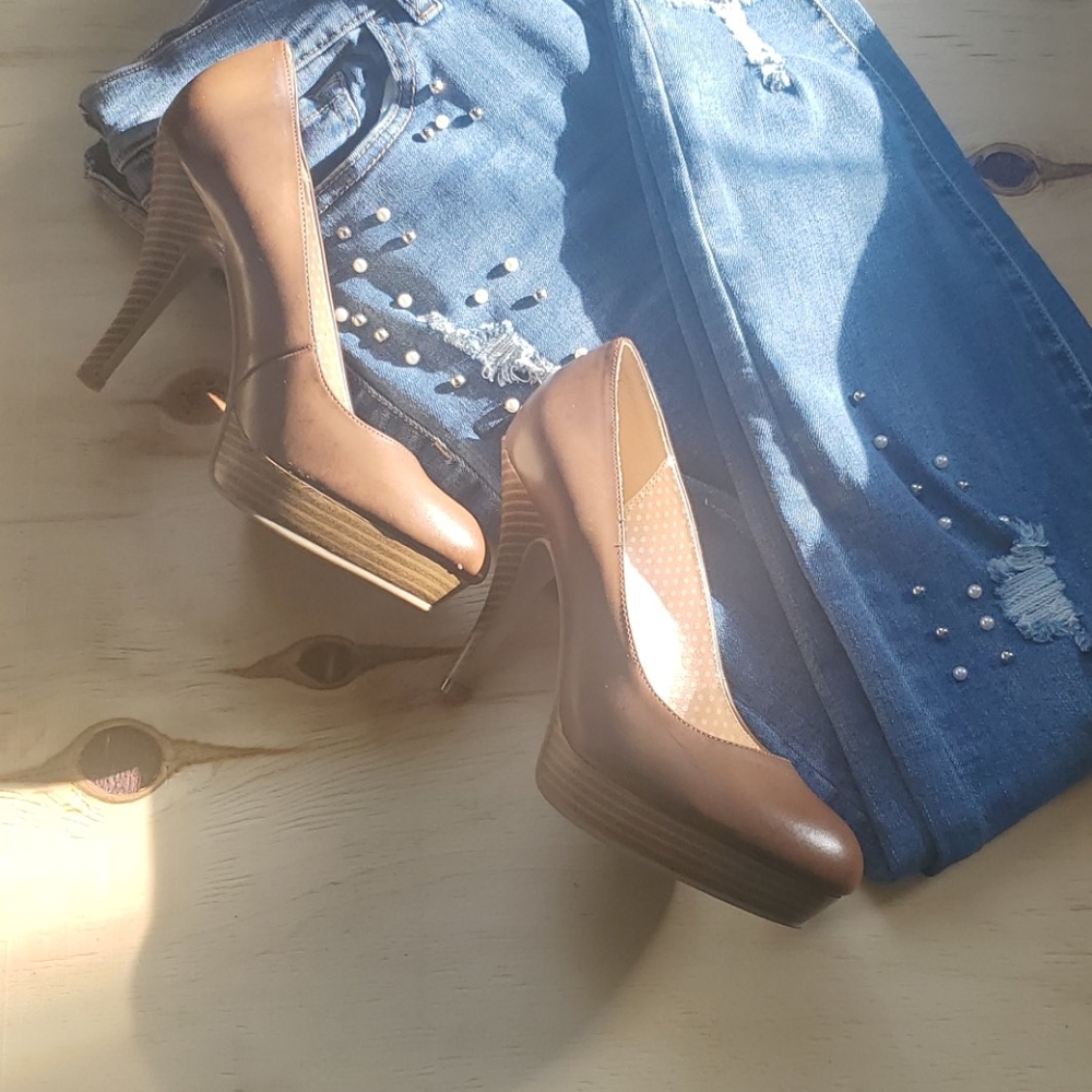 Unlisted heels
